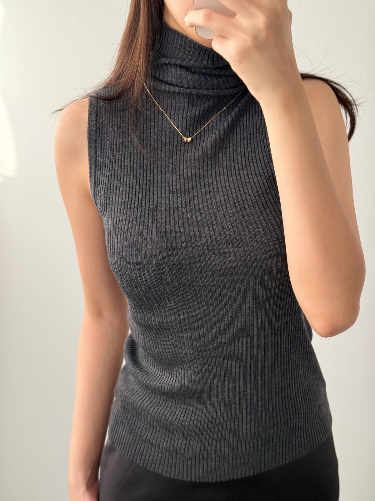 【NEW IN】6% Wool 秋季氣質高領針織背心 High-Neck Wool-Blend Knit Tank