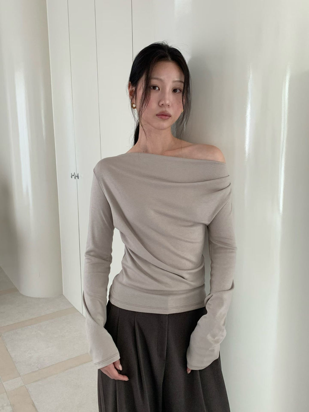【店主推薦!!!】法式微絨溫柔鎖骨三穿美肩上衣 French Velvet Touch 3-Way Off-Shoulder Top