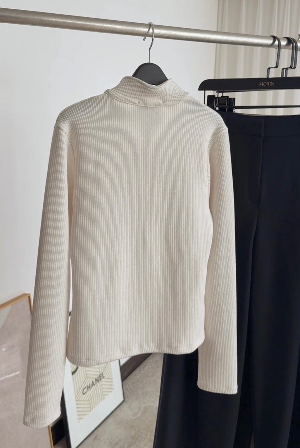 【PREMIUM】The Slim-Fit Silver-Trim Half-Zip Knit ｜ 質感銀邊拼接修身半拉鍊針織上衣