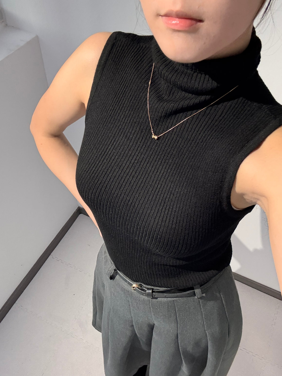 【NEW IN】6% Wool 秋季氣質高領針織背心 High-Neck Wool-Blend Knit Tank