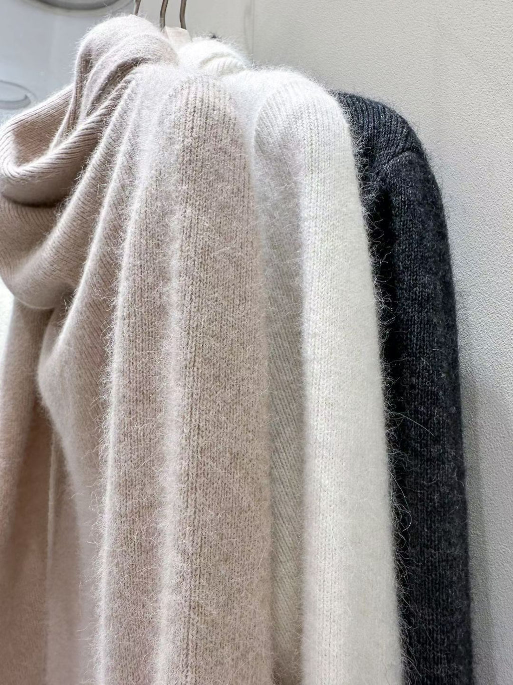 熱賣款 Premium 26.6% Raccoon Wool Curl Neck Knit