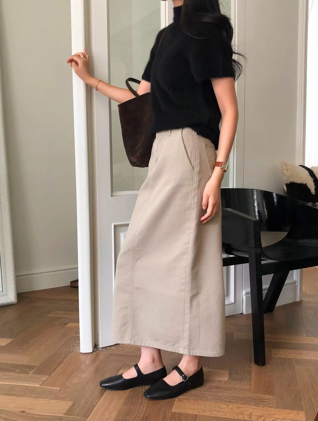 【PREMIUM】質感滿分的品牌後開衩牛仔長裙｜ The Essence Back-Slit Cotton Denim Maxi Skirt