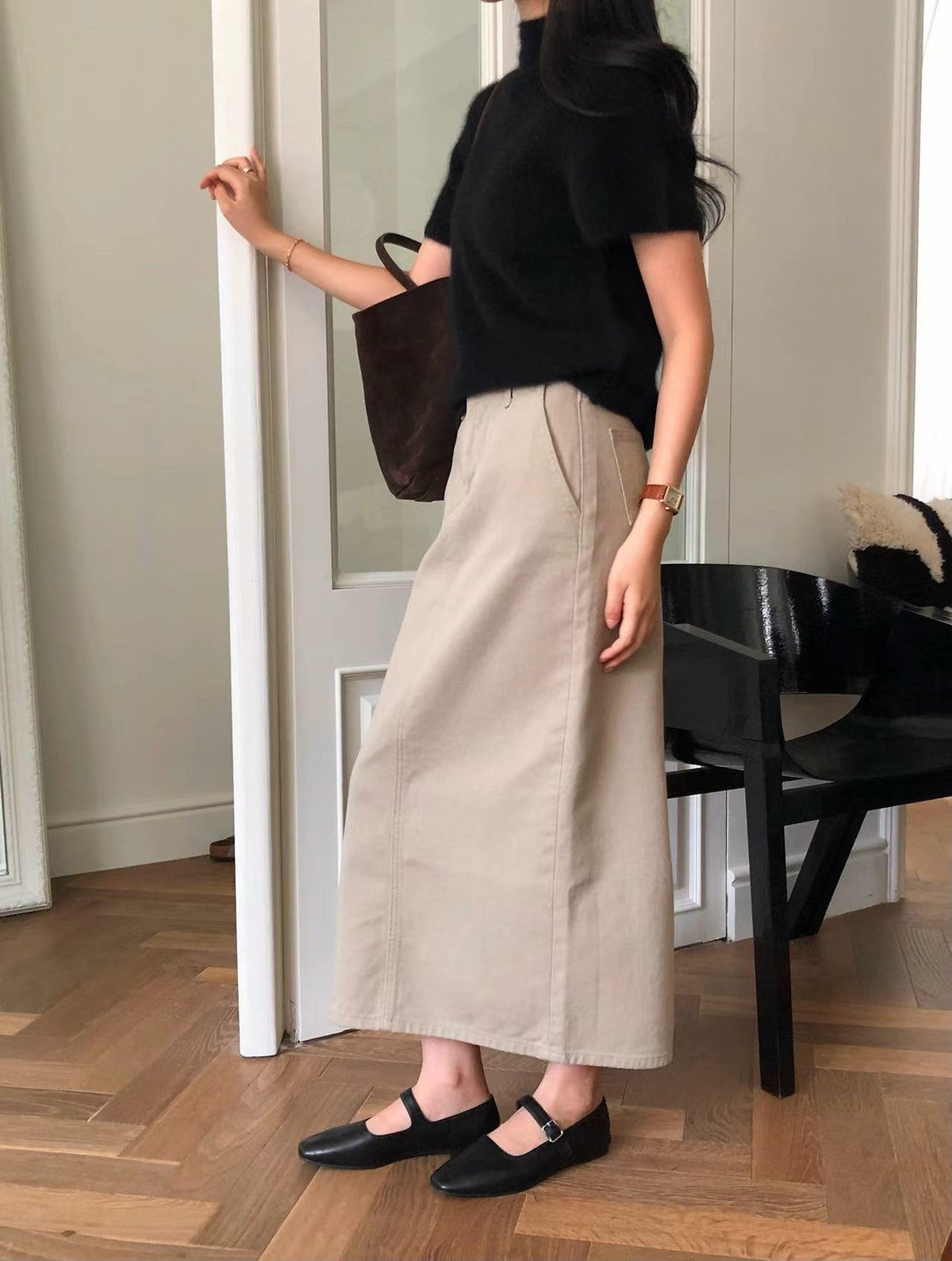【PREMIUM】質感滿分的品牌後開衩牛仔長裙｜ The Essence Back-Slit Cotton Denim Maxi Skirt