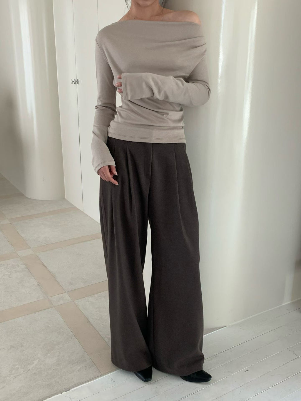【店主推薦!!!】法式微絨溫柔鎖骨三穿美肩上衣 French Velvet Touch 3-Way Off-Shoulder Top