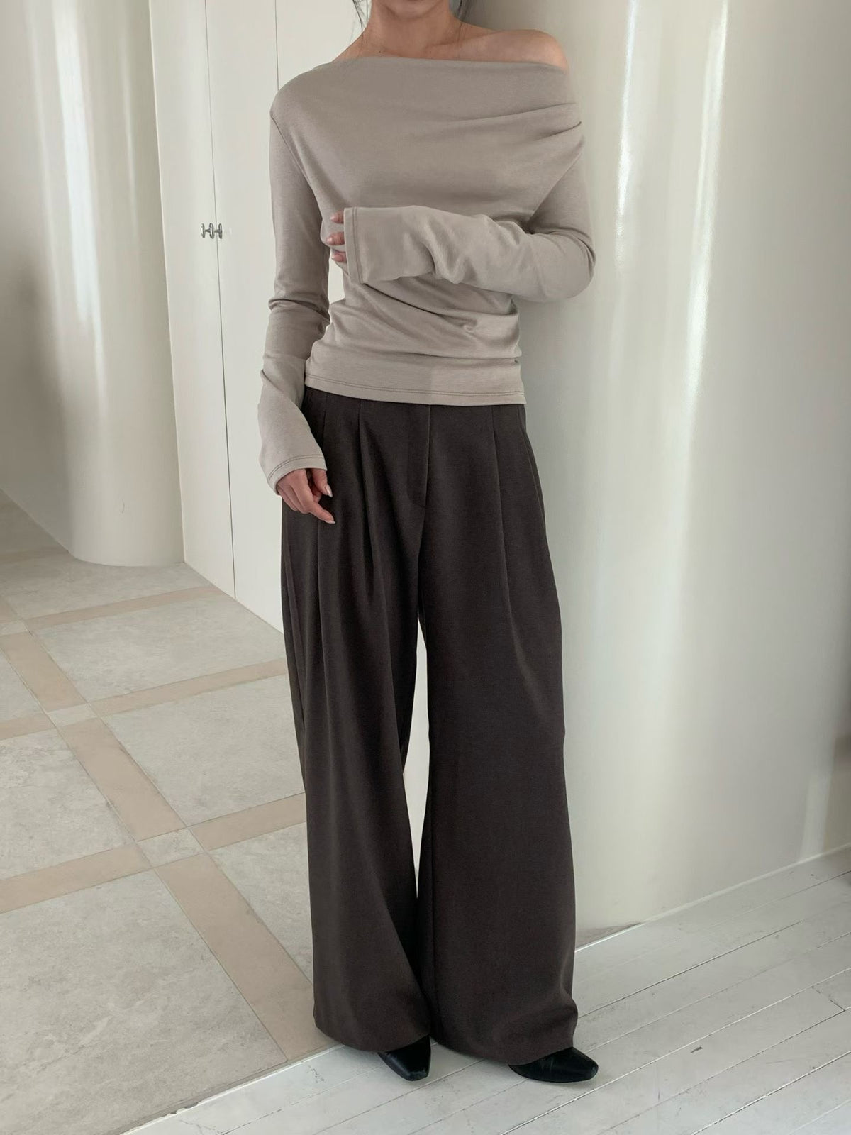 【店主推薦!!!】法式微絨溫柔鎖骨三穿美肩上衣 French Velvet Touch 3-Way Off-Shoulder Top