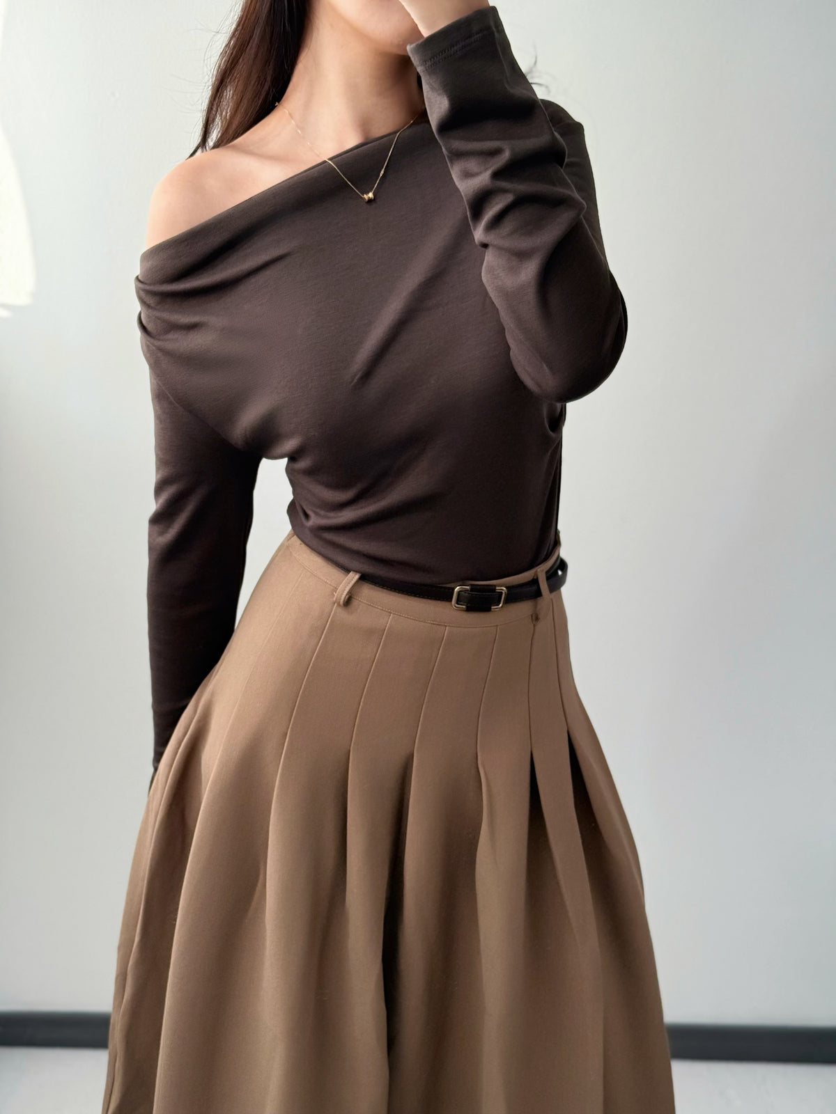【店主推薦!!!】法式微絨溫柔鎖骨三穿美肩上衣 French Velvet Touch 3-Way Off-Shoulder Top