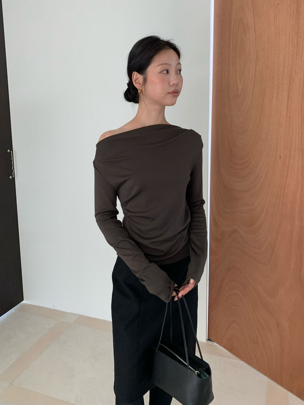 【店主推薦!!!】法式微絨溫柔鎖骨三穿美肩上衣 French Velvet Touch 3-Way Off-Shoulder Top