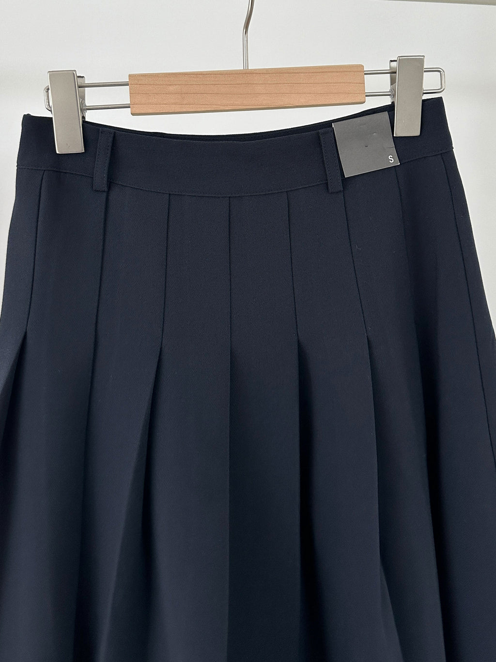 【店主推薦!!!】The Classic Pleated A-Line Stretch Maxi Skirt ｜ 皇牌主打高質感壓褶 A 字長裙