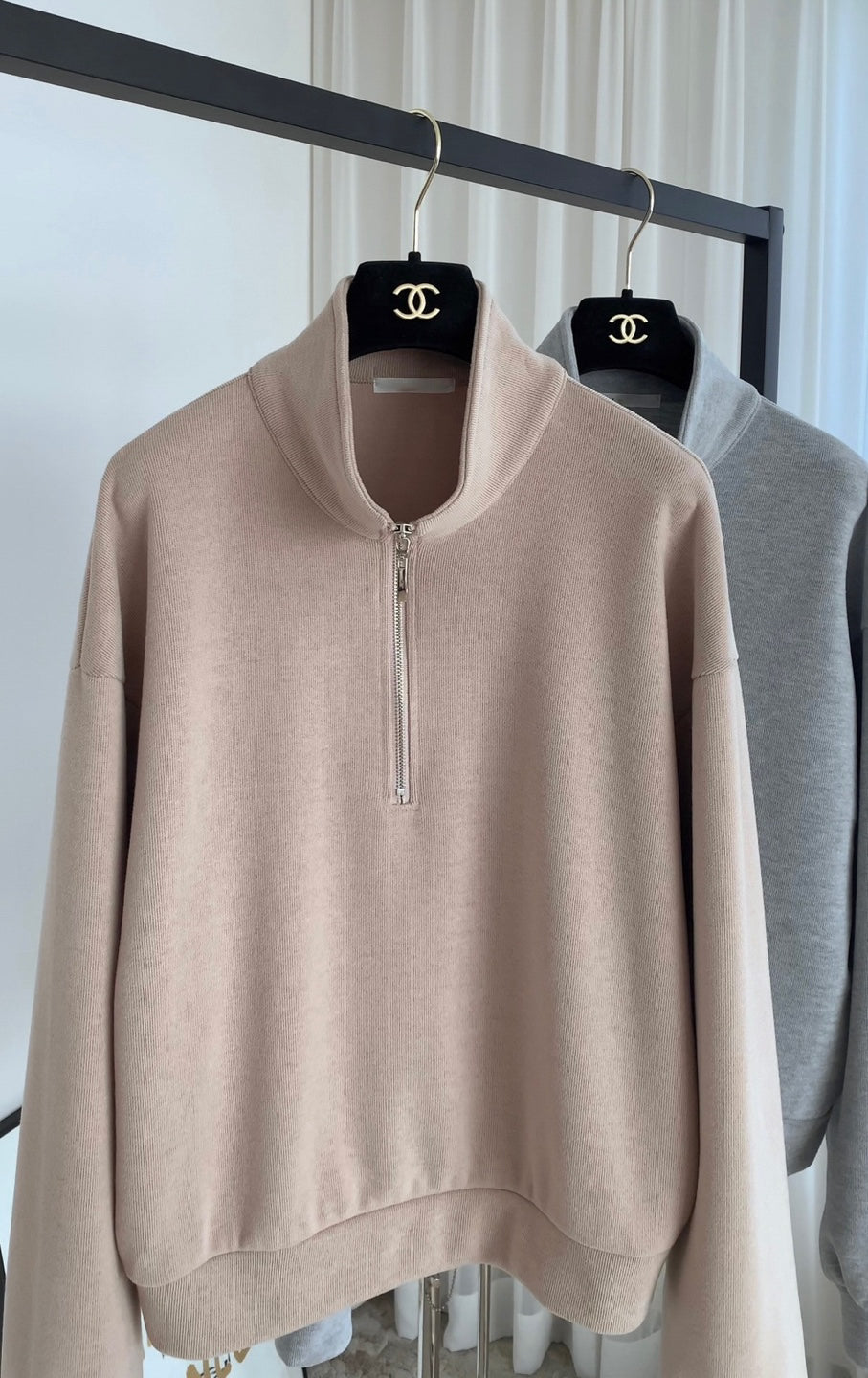 【PREMIUM】Jennie Classic Effortless Half-Zip Sweatshirt Knit ｜ 值得投資的極簡知性微絨立領半拉鍊衛衣
