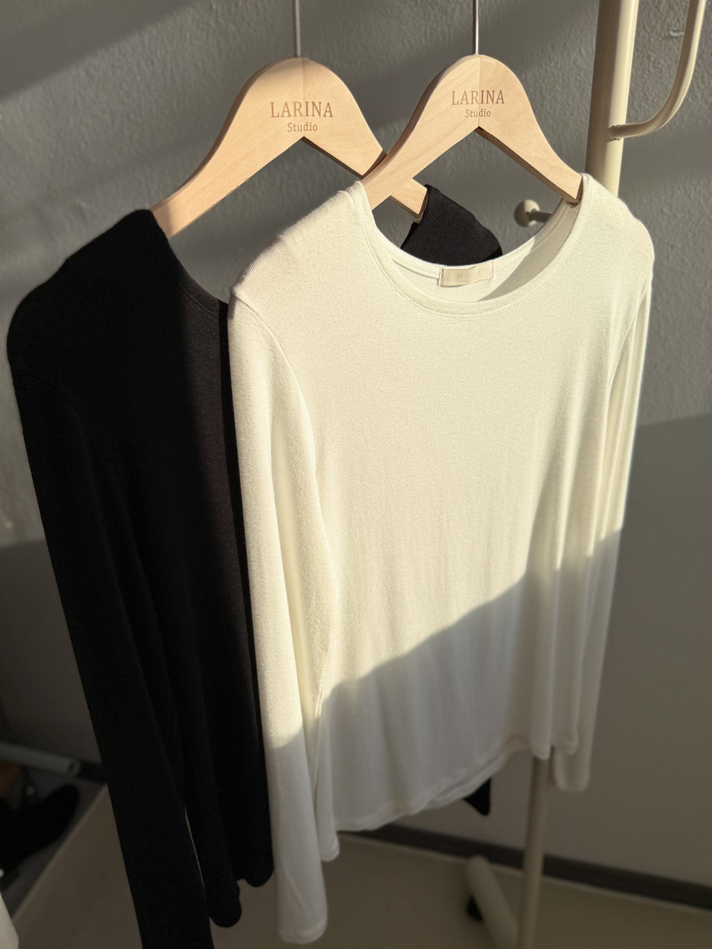 【Basic】The Essential Ultra-Soft Rayon Tee ｜ 極柔軟親膚彈性基本款長袖上衣