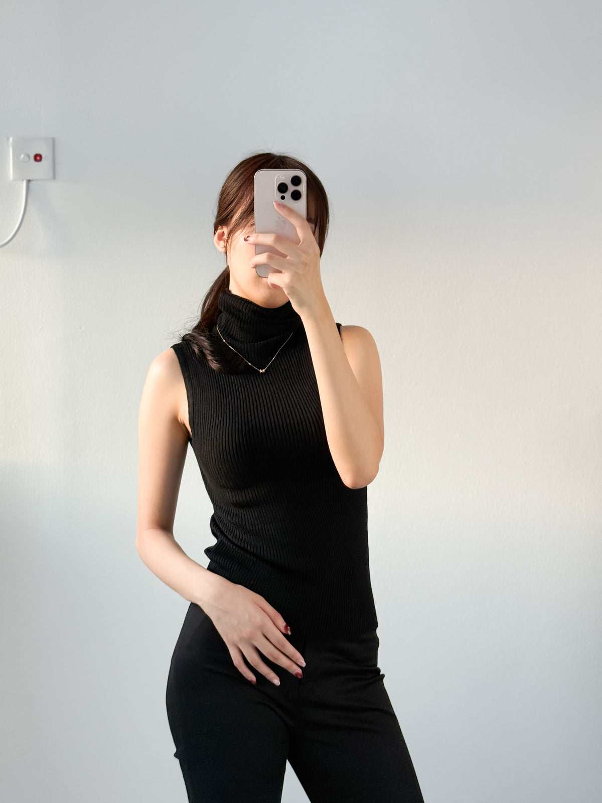【NEW IN】6% Wool 秋季氣質高領針織背心 High-Neck Wool-Blend Knit Tank