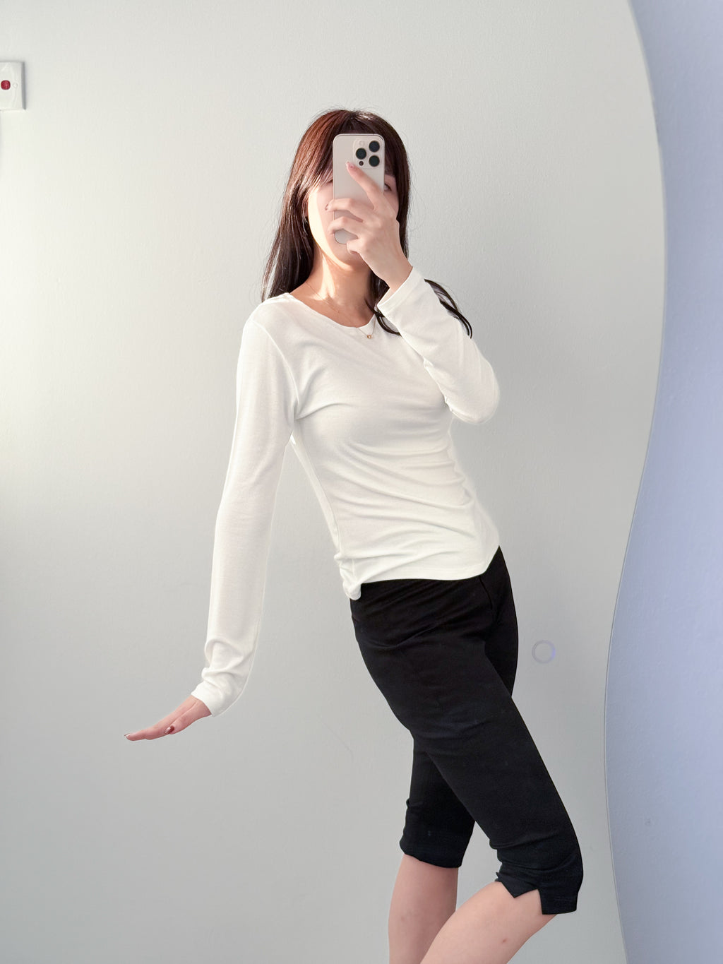 【Basic】The Essential Ultra-Soft Rayon Tee ｜ 極柔軟親膚彈性基本款長袖上衣