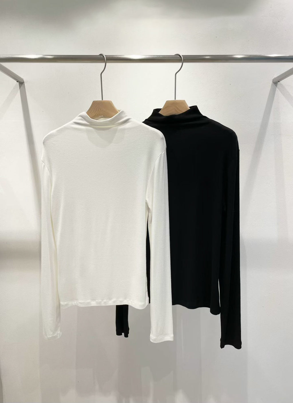 【Basic】The Essential Ultra-Soft Rayon Tee ｜ 極柔軟親膚彈性基本款長袖上衣