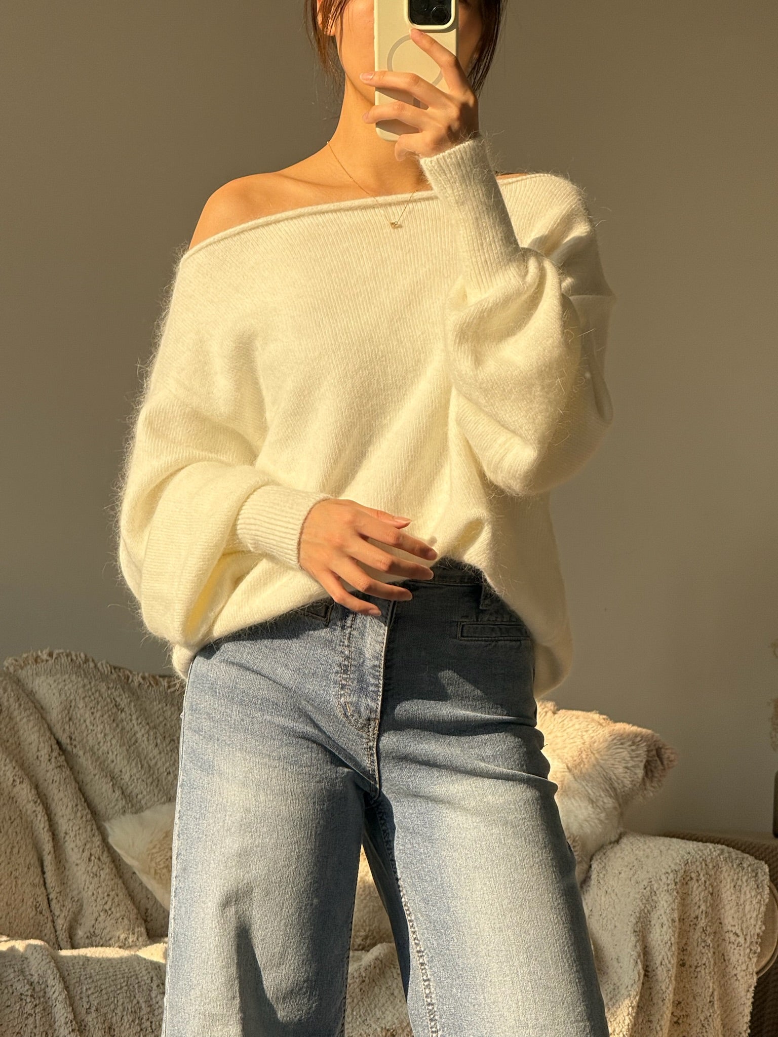 情人節氣質約會～30% Angora Off-Shoulder Elegant Knit