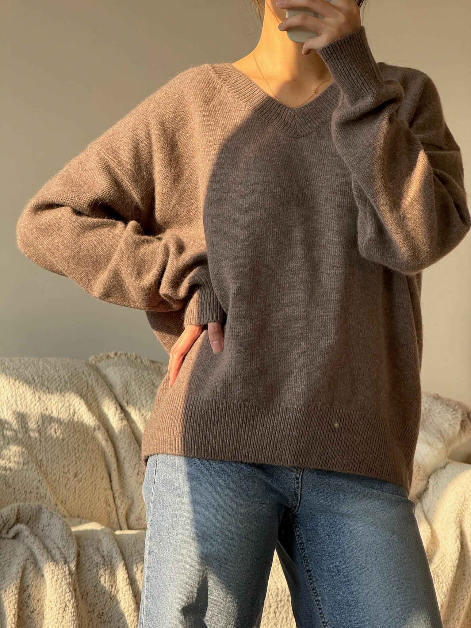 軟綿綿超舒服的 V-Neck 15% Raccoon Wool Knit