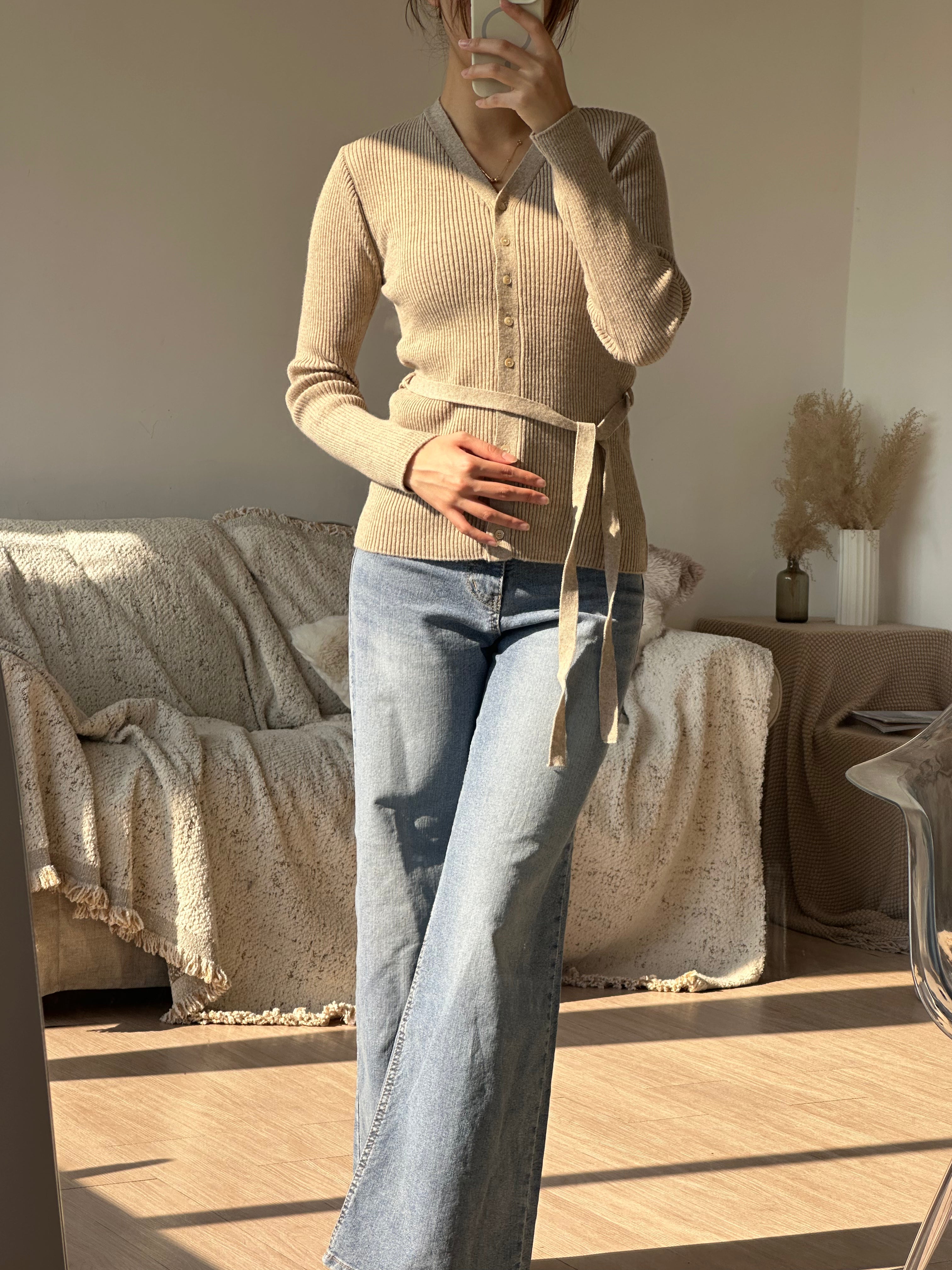 返工必備 微喇叭形靚料牛仔褲～