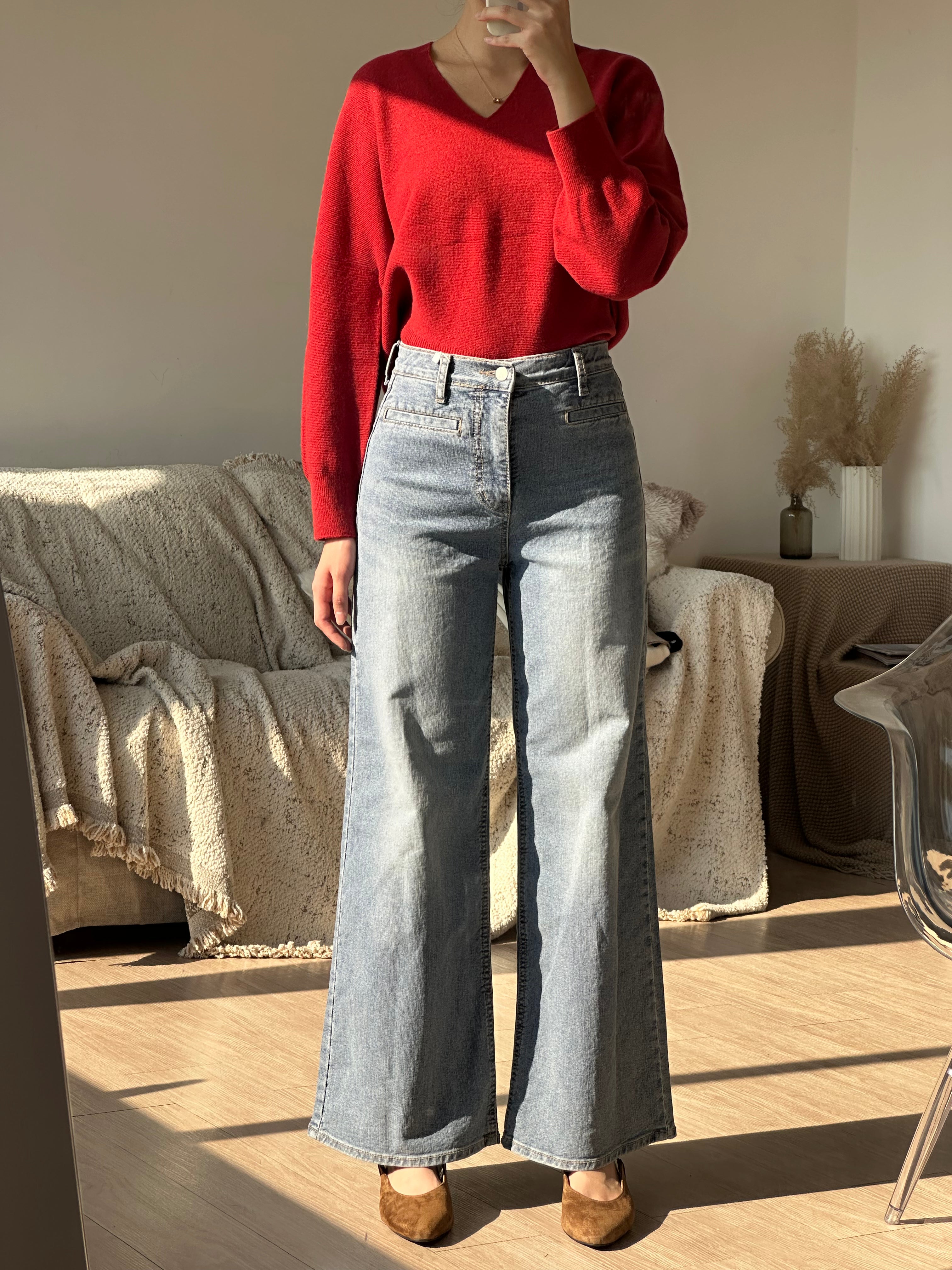 返工必備 微喇叭形靚料牛仔褲～