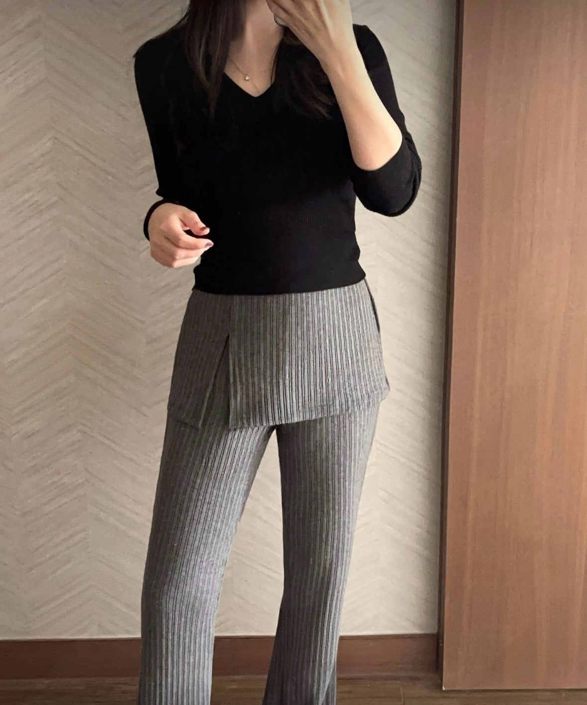 日常 Ribbed V-Neck Knit