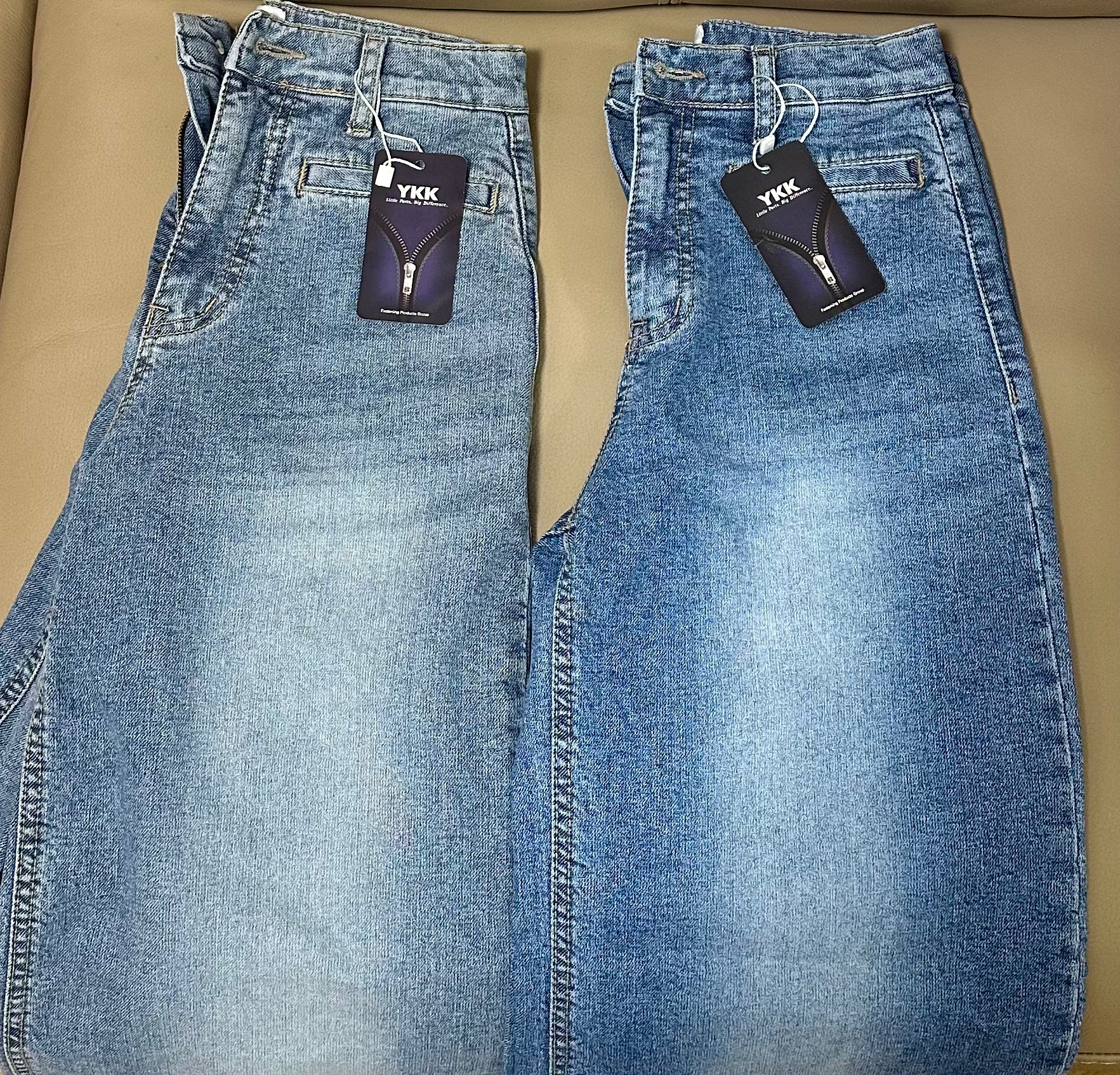 返工必備 微喇叭形靚料牛仔褲～